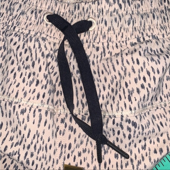 Lululemon Step Lively Crop Dottie Dash Grain - Picture 9 of 14